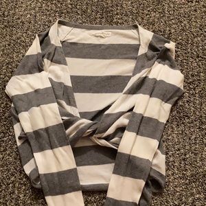 Aeropostale front tie crop sweater